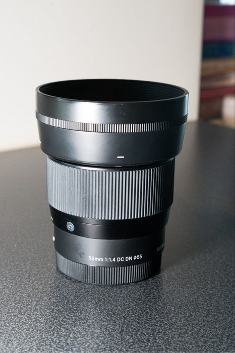 Obiectiv Sigma 56 mm 1.4 montura Sony E