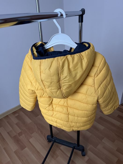 Продам детскую куртку на малыша