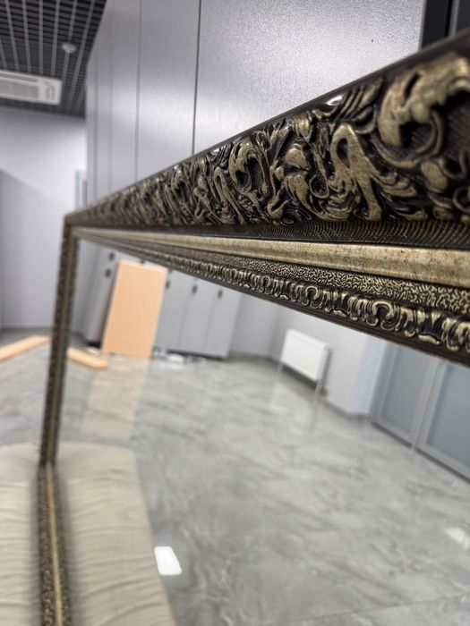 Большое, красивое зеркало