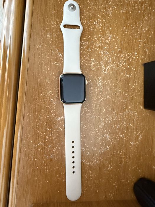 Apple watch se продам
