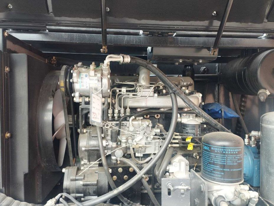 Экскаватор колёсный 0.3 куб