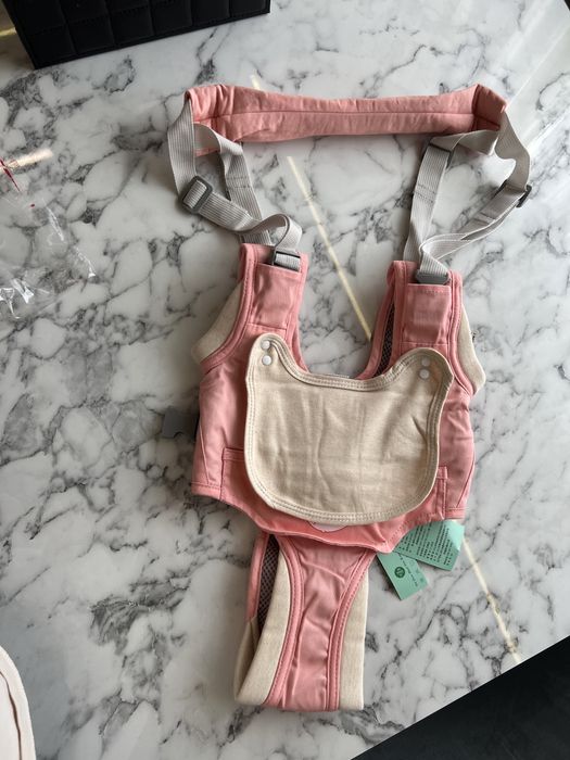 Ham ergonomic pentru bebelusi