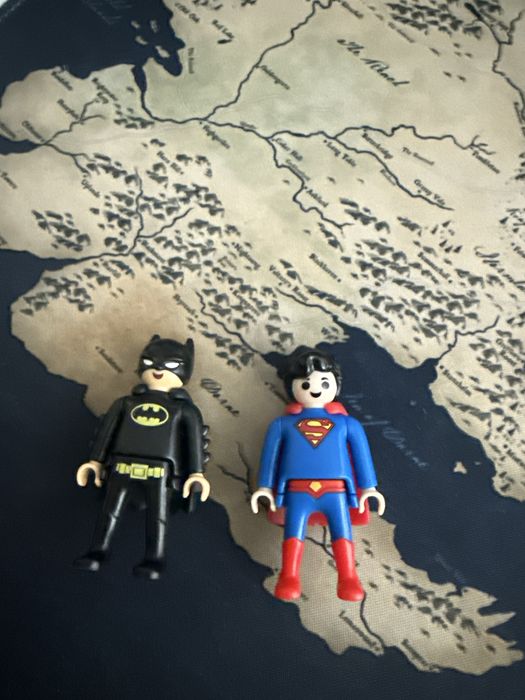 Продам игрушки lego kinder dc полный набор