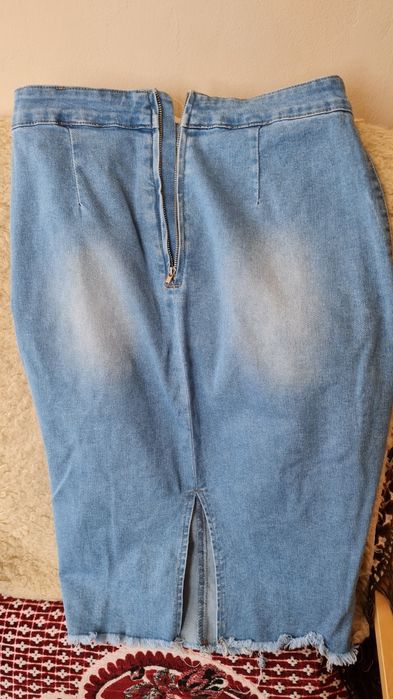 Fusta denim (blugi)nou