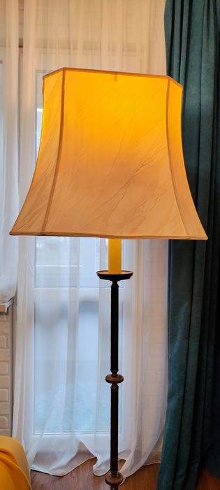 Продавам Лампион