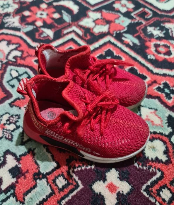 Детские кроссовки 23 р.