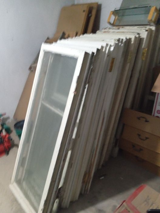 Окна и дрова, отын сатылады