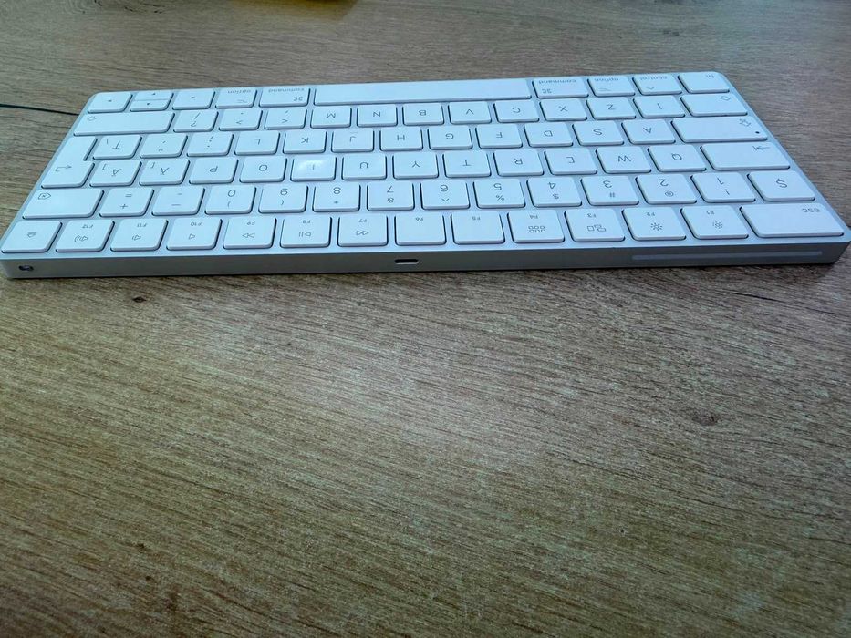 Apple Magic Keyboard A1644 Originală Bluetooth Lightning – Layout Română – Silver
