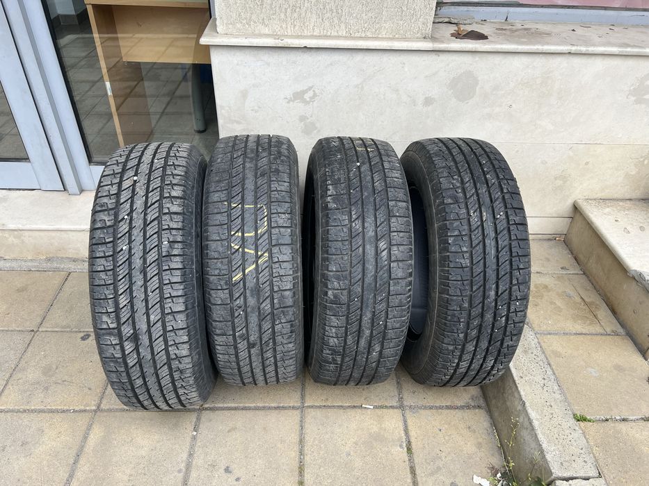 Комплект гуми Laredo UNIROYAL  235/65/R17