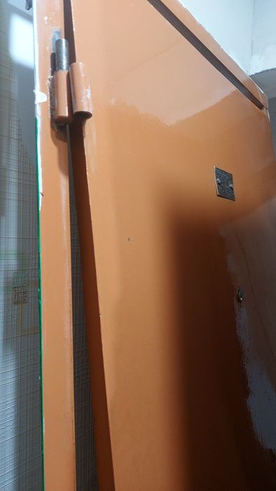 Продам дверь входную