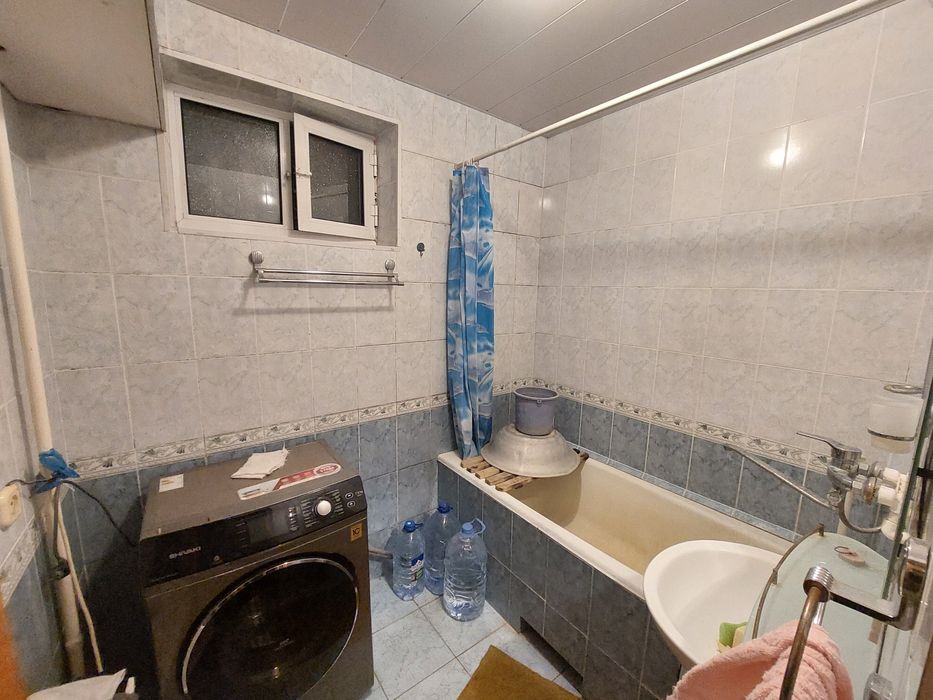 Продается квартира 4/1/4 в центре Кибрая.