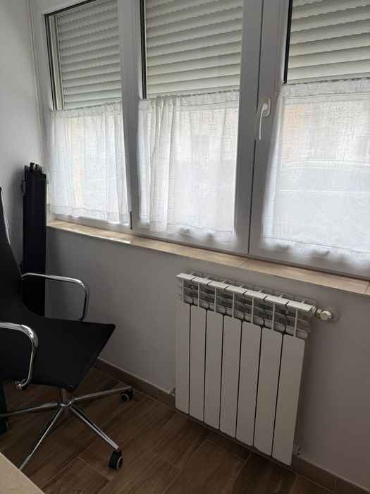 Închiriez apartament.