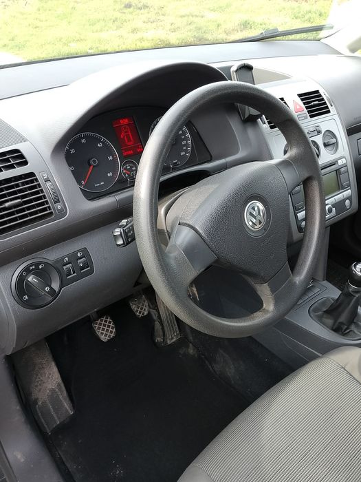 Продавам wwТуаран 1.9  105 кс 2008  г
