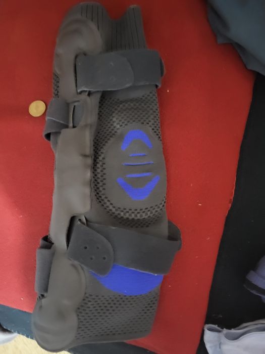 Orteza cu inserție metalică