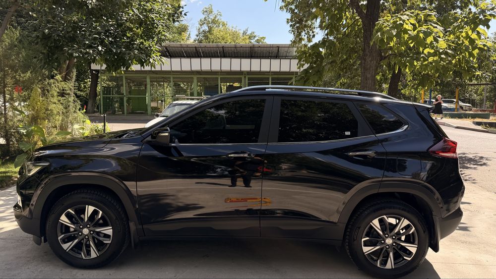 Chevrolet Tracker 2 Premier Plus, 2024 черный