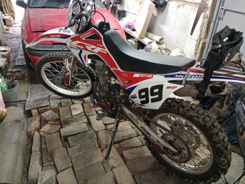 Продам мотоцикл 250 см3.