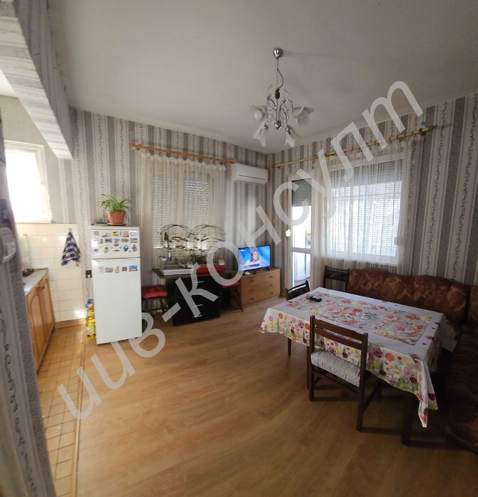 Продава се Тристаен апартамент в Велико Търново, Център - 120 кв.м за 1000 €/кв.м - Снимка #2