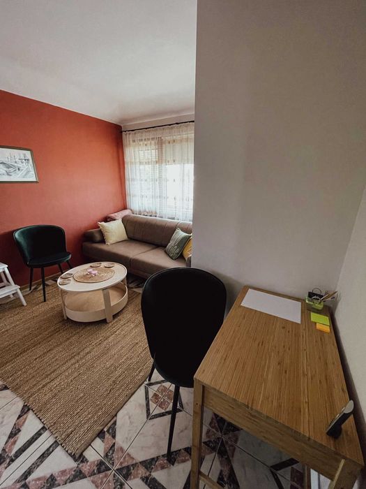 Дава се под наем Двустаен апартамент в Бургас, Център - 54 кв.м за 459 € - Снимка #1