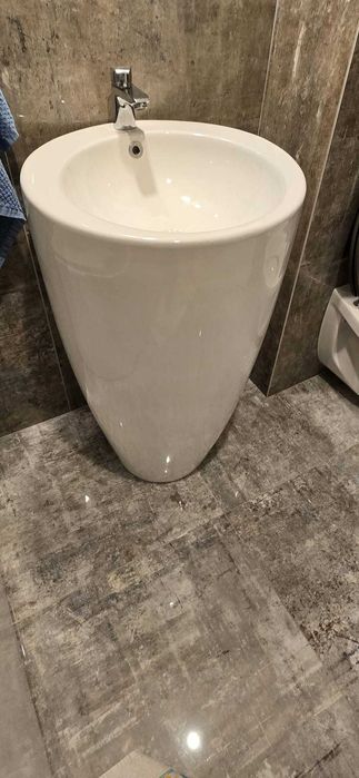 Lavoar baie freestanding (si baterie)