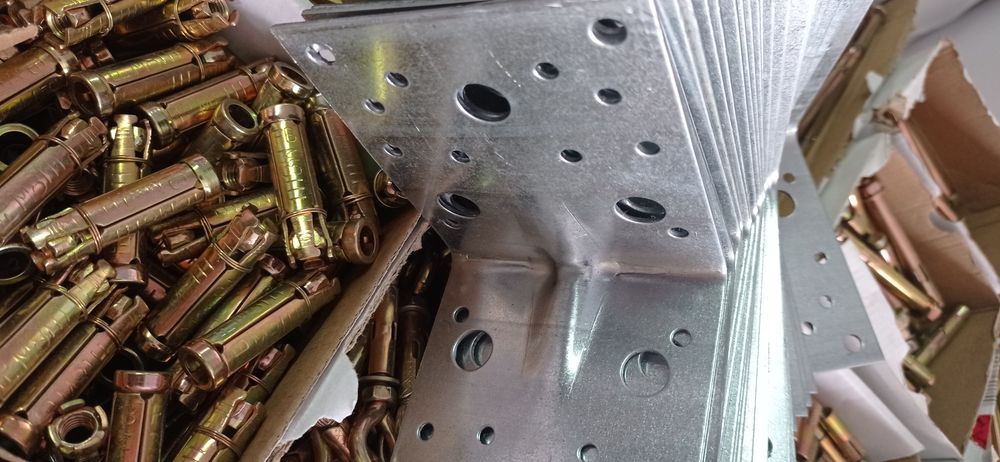 Крепёжный угол усиленный