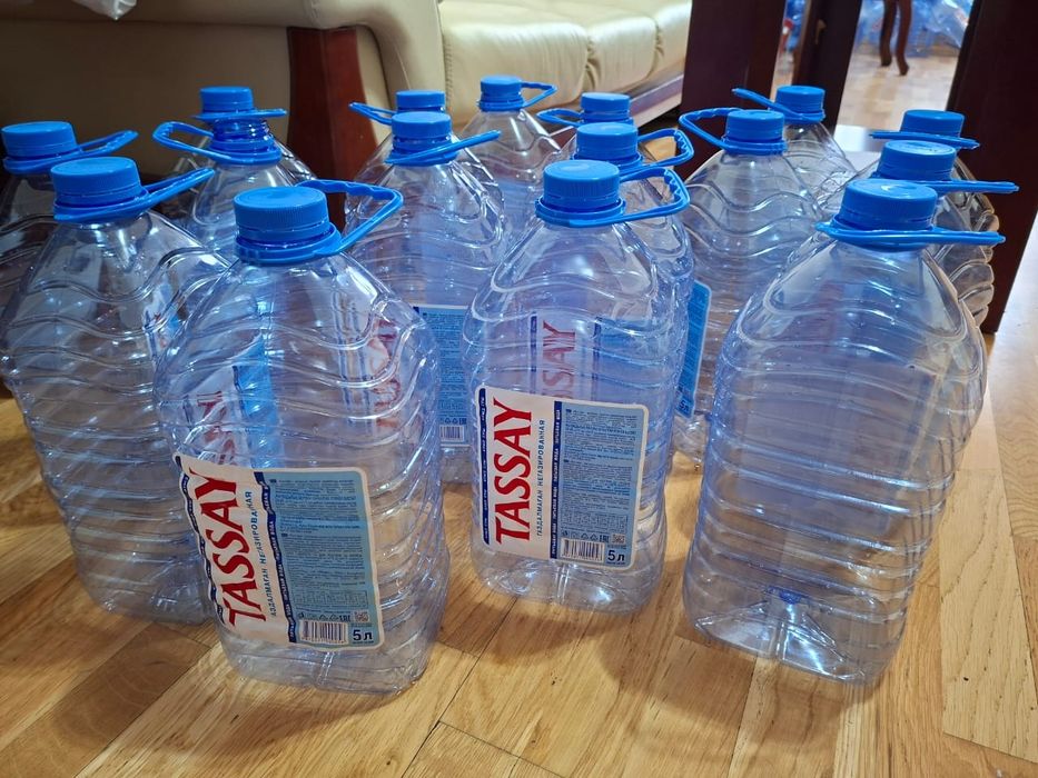 Продаются чистые бутылки 5л
