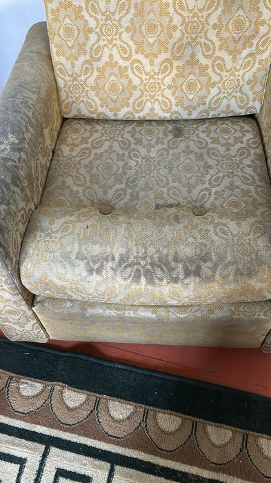 Диван и кресло золотистый