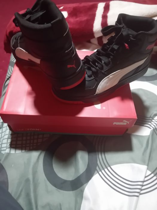 Vând adidași PUMA