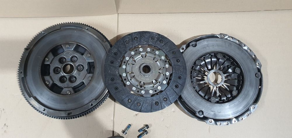 Kit ambreiaj LUK volanta masa dubla  2.0 tdi BMR BMN BKP BKD BMM BMP