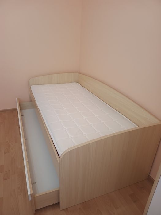 Комплект Единично легло с гардероб