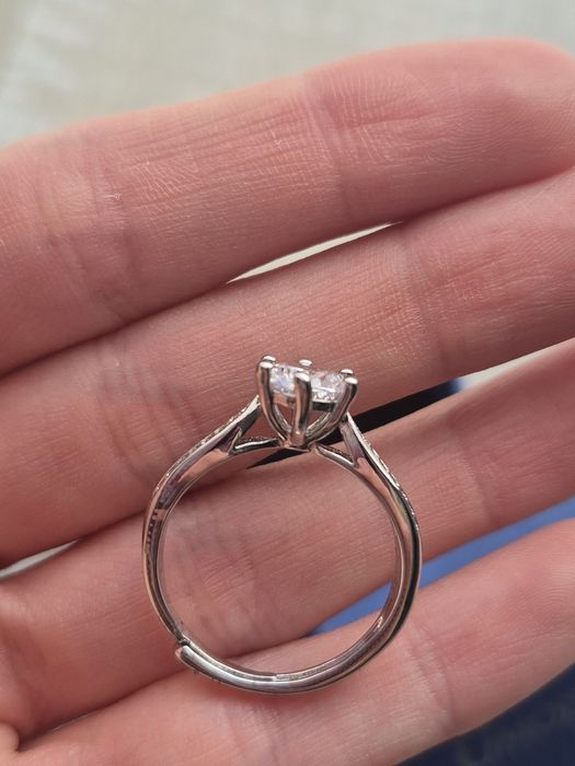 Inel Argintiu cu Zirconiu (Model Logodnă) + Cutie Cadou – Ajustabil