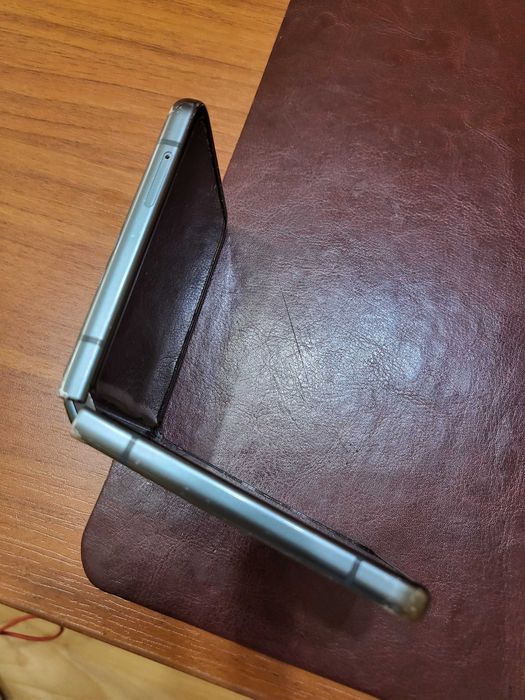 Samsung Flip ecran decedat, sigilat.