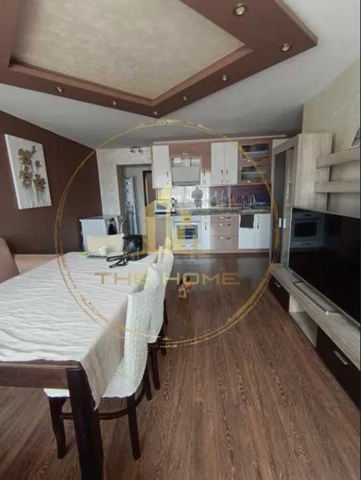 Отлична цена 3 стаен Левски