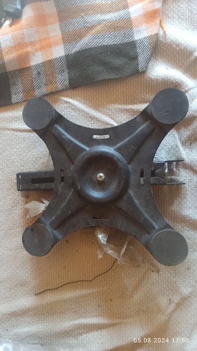 Продам кронштейндер для телевизора.