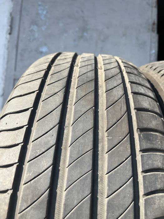 4 бр. летни гуми 215/55/17 Michelin DOT 1124/0722 5-6 mm