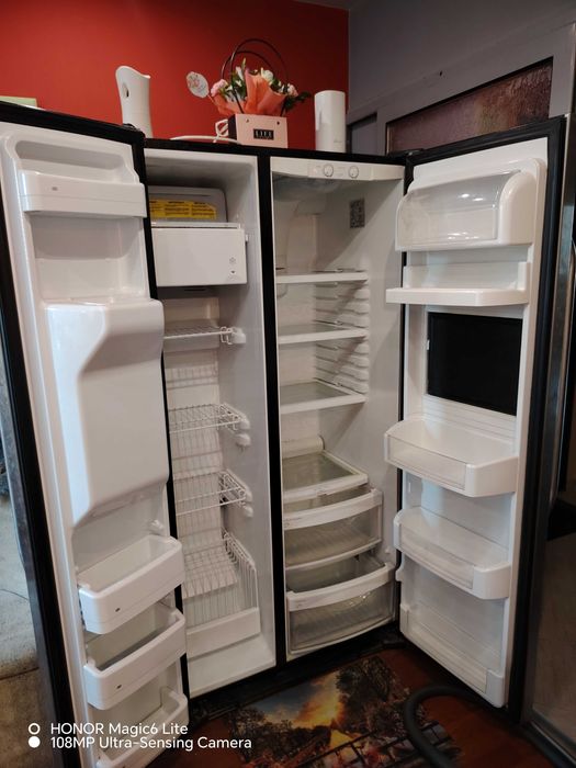 Хладилник Side by side General Electric за части или ползване