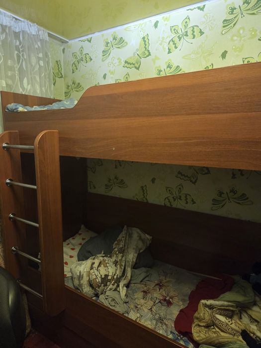 Двухярусная кровать