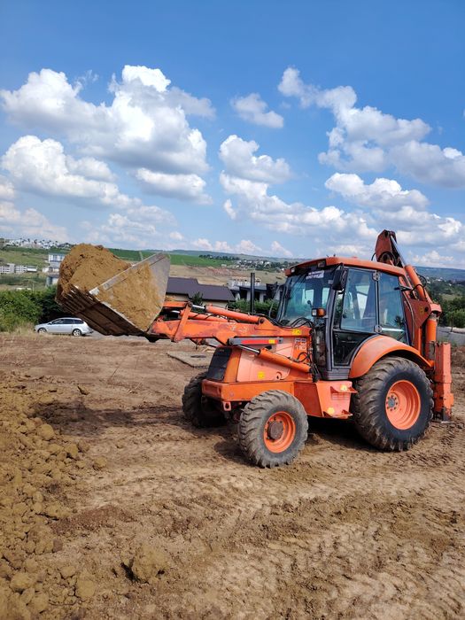 Închiriez buldoexcavator/excavator de 18t.