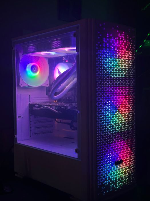 Vând PC gaming AMD ryzen 5 3600g