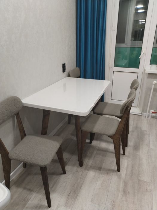 Продам стол со стульями
