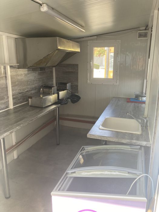 Павилион,Заведение от алуминиева конструкция