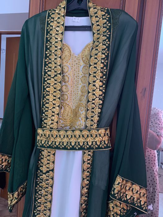 Продам наряное платье