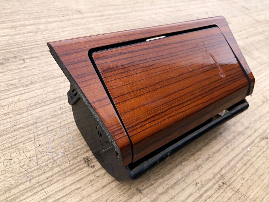 Продам капот от 124 дорест