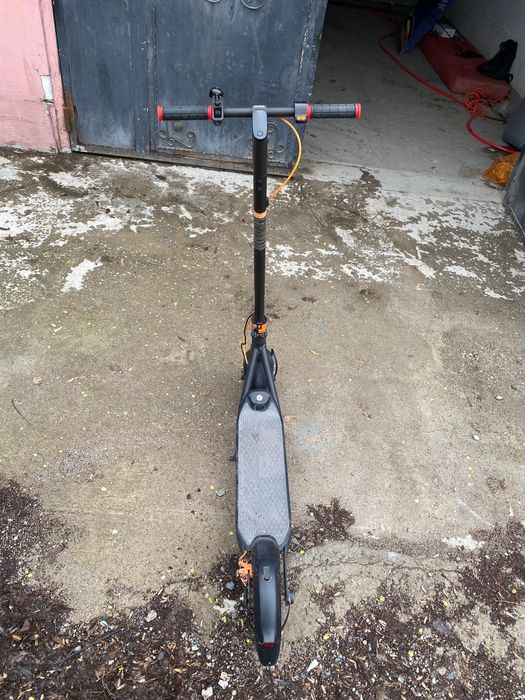 Продам самокат ninebot