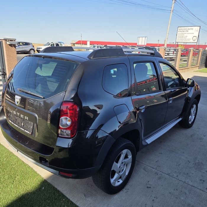 Dacia Duster —-1,6 B  —-  3400€
