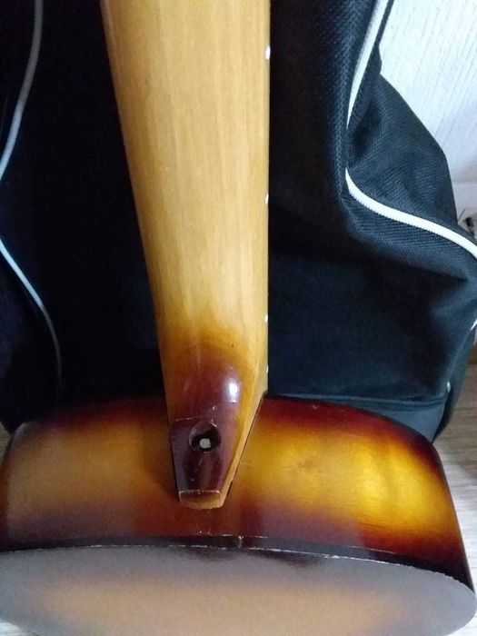 Продам классическую гитару