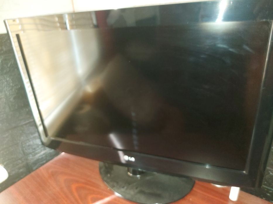 Vand Tv LG diagonala 81!