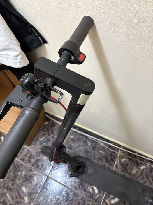 Vând trotinetă Xiaomi Mi pro 2