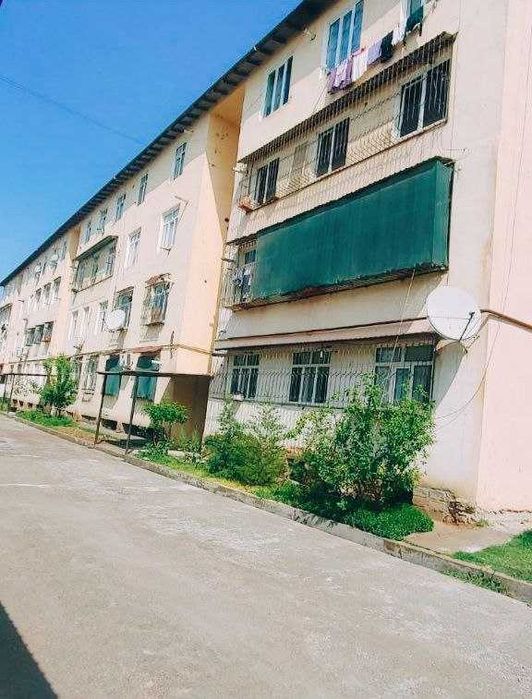 Квартира сотувда 2\1\3 Янги ремонт САНИИФ мфй Шахар енида  Кибрай рн