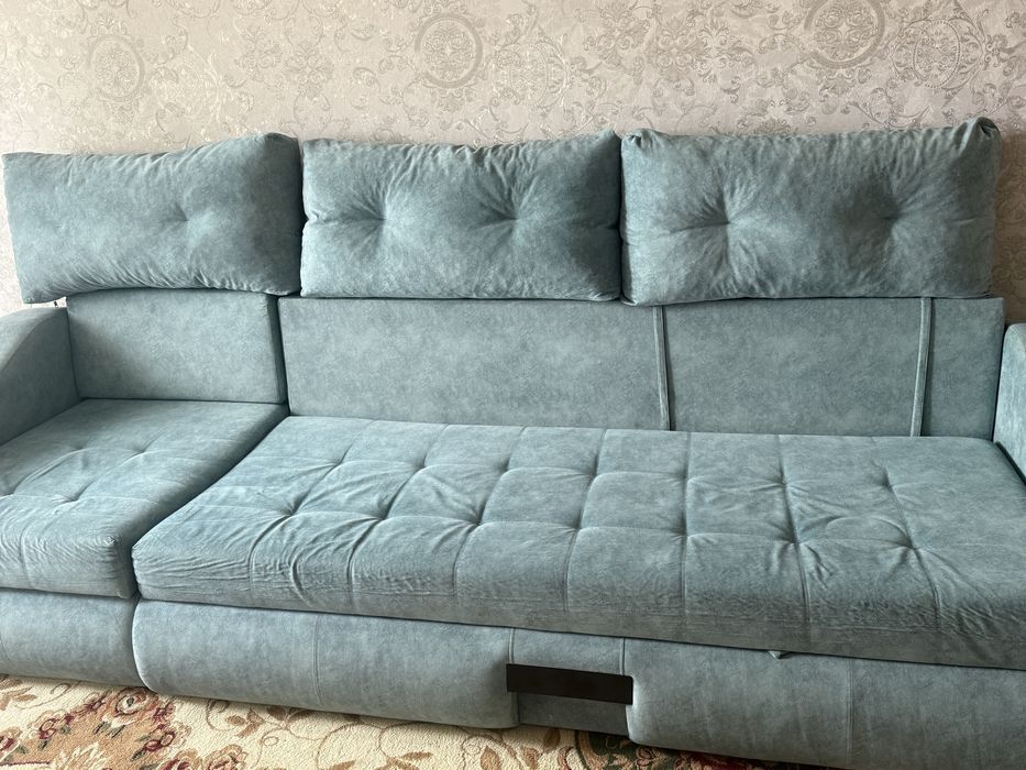 Продам диван в отличном состаяние 3,20м