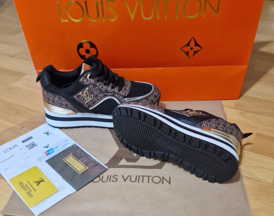 Adidasi Louis Vuitton, logo metalic auriu, saculet, etichetă